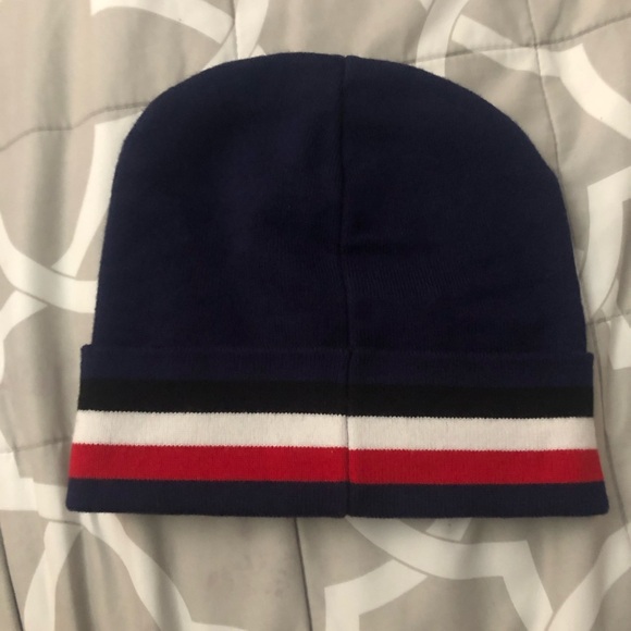 Moncler hat - Picture 2 of 3